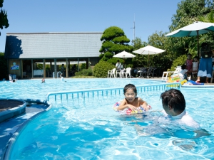 家族旅行におすすめ！【夏季限定バイキング】＆紅梅亭プール＆温泉で過ごす楽しい夏休み！